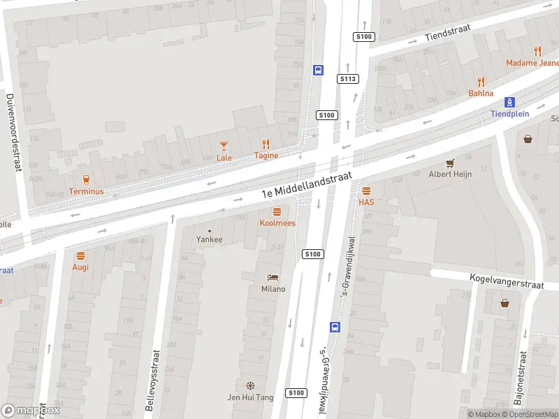 Ambulance met grote spoed naar de 1e Middellandstraat in Rotterdam