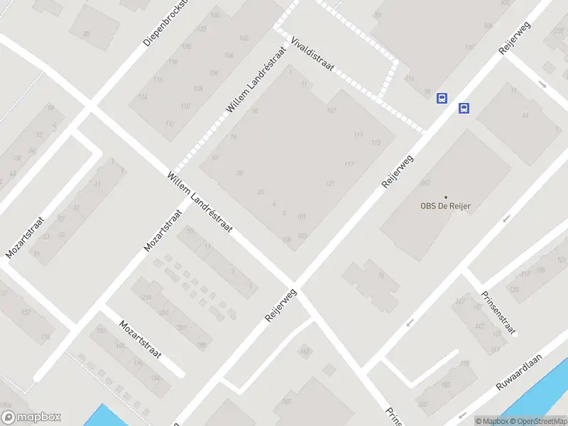 Ambulance met gepaste spoed naar de Willem Landrestraat in Ridderkerk