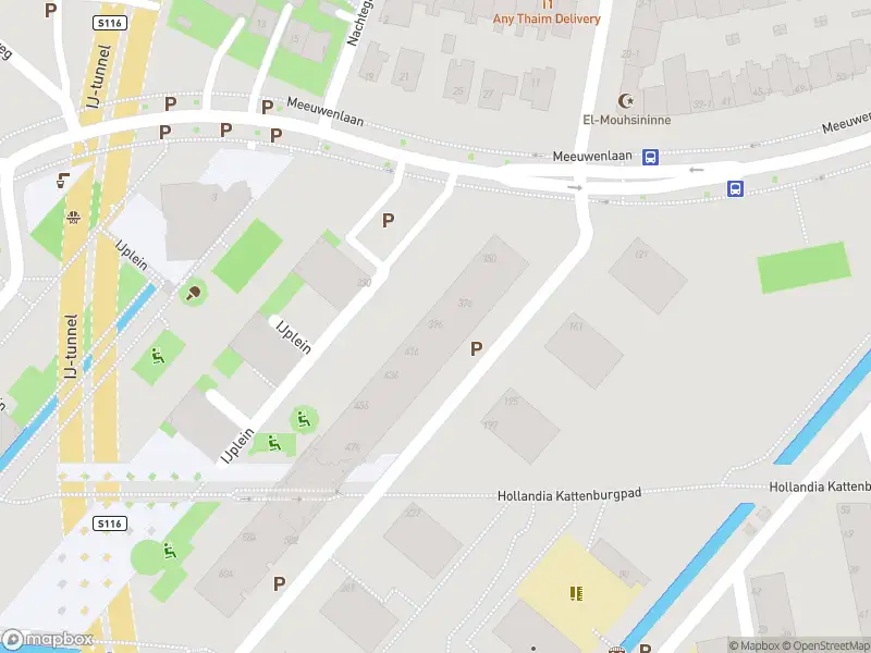 Traumahelikopter naar de IJplein in Amsterdam