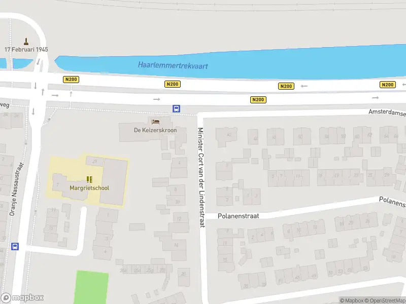 Ambulance met grote spoed naar de Minister Cort van der Lindenstraat in Halfweg