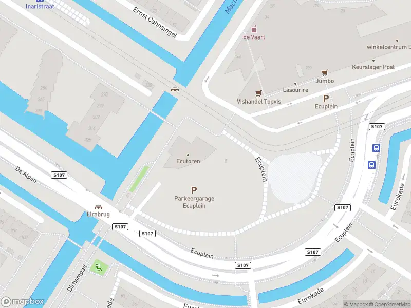 Politie met grote spoed naar de Ecuplein in Amsterdam vanwege ongeval met letsel