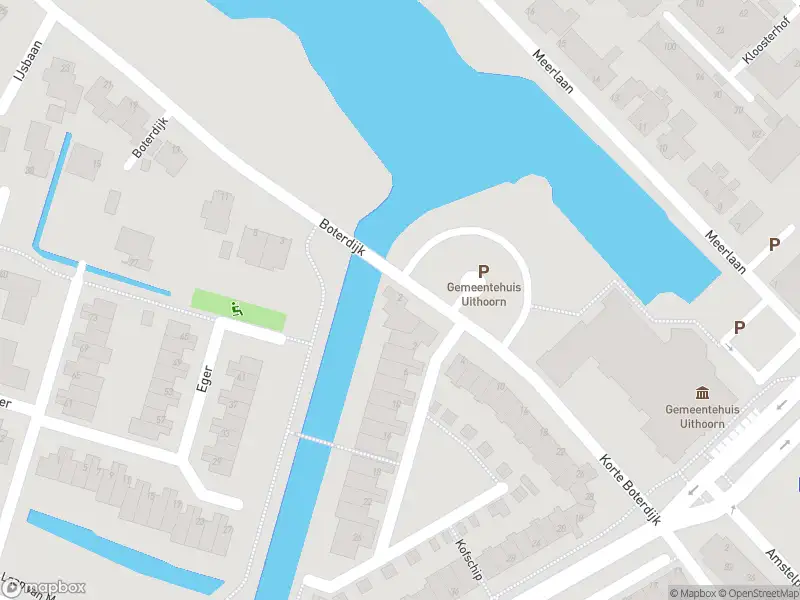 Ambulance met grote spoed naar de Korte Boterdijk in Uithoorn