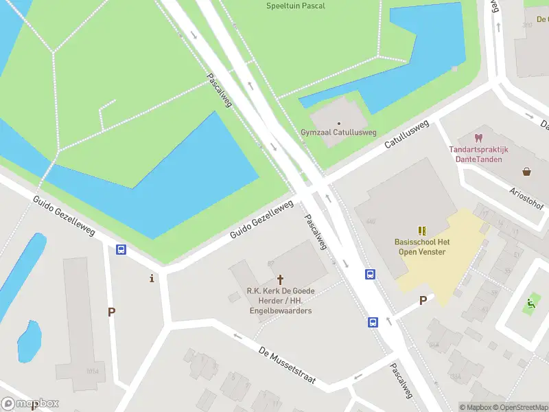 Ambulance met gepaste spoed naar de Pascalweg in Rotterdam