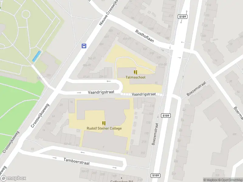 Ambulance met grote spoed naar de Vaandrigstraat in Rotterdam