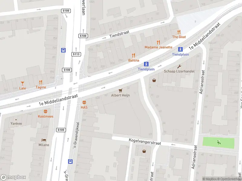 Ambulance met grote spoed naar de Korte Bajonetstraat in Rotterdam