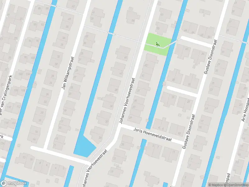 Ambulance met gepaste spoed naar de Johannes Voorhoevestraat in Rotterdam