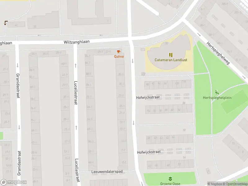 Ambulance met grote spoed naar de Hertspieghelweg in Amsterdam