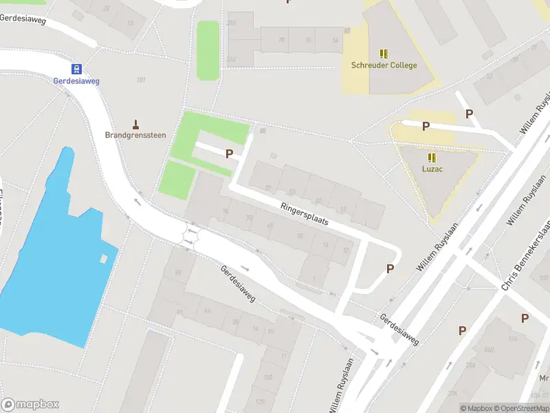 Ambulance met grote spoed naar de Ringersplaats in Rotterdam