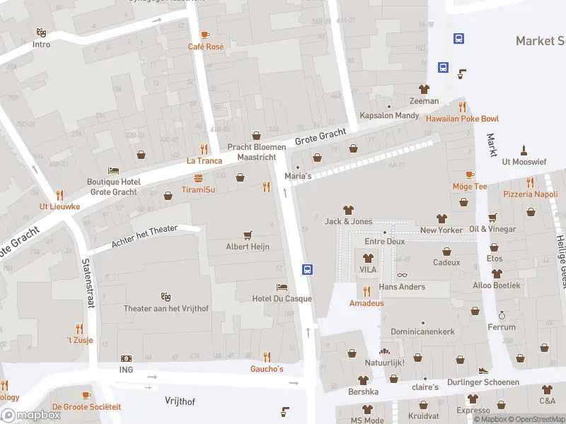 Brandweer met gepaste spoed naar de Helmstraat in Maastricht vanwege een liftopsluiting