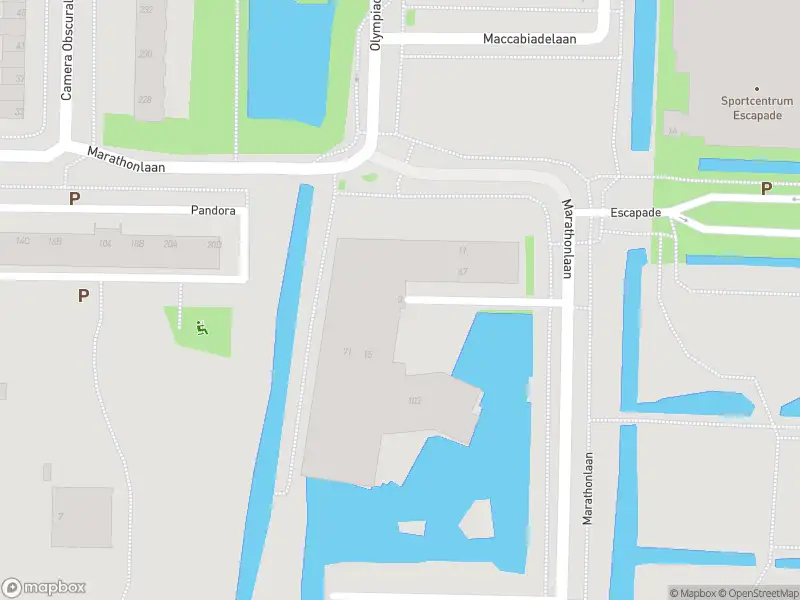 Ambulance met grote spoed naar de Marathonlaan in Amstelveen