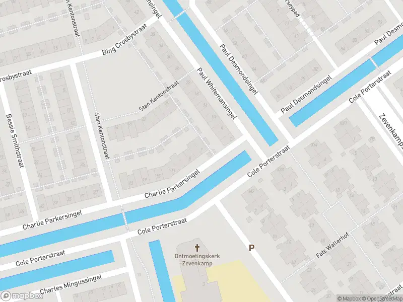 Ambulance met grote spoed naar de Charlie Parkersingel in Rotterdam