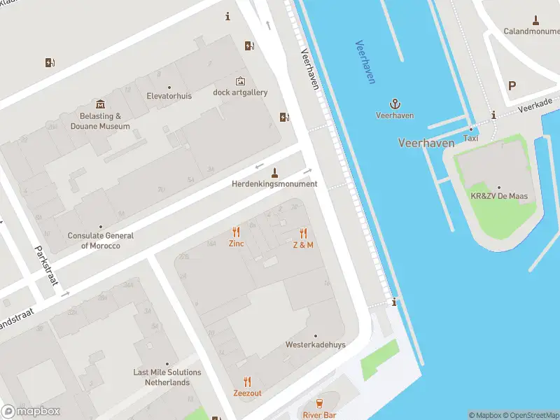 Ambulance met grote spoed naar de Calandstraat in Rotterdam