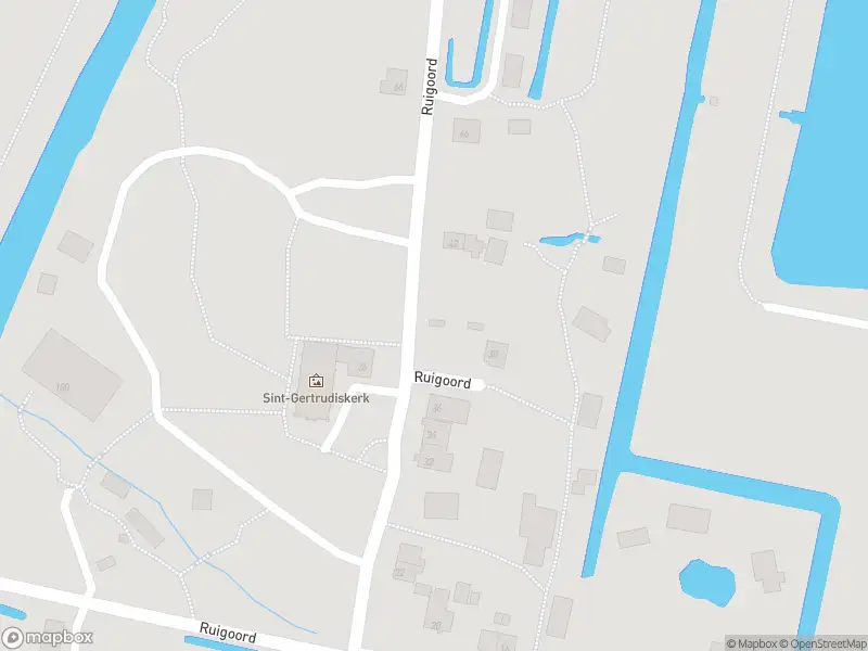 Ambulance met gepaste spoed naar de Ruigoord in Amsterdam