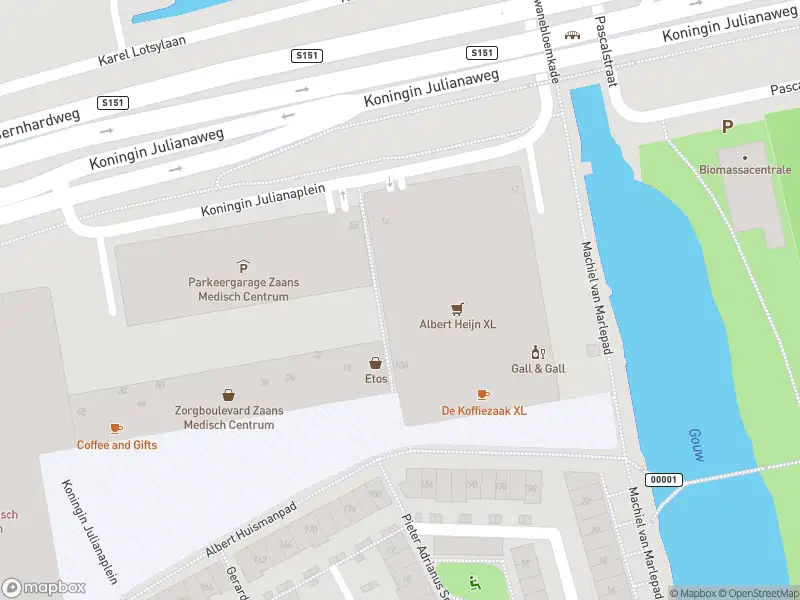 Ambulance met grote spoed naar de Koningin Julianaplein in Zaandam