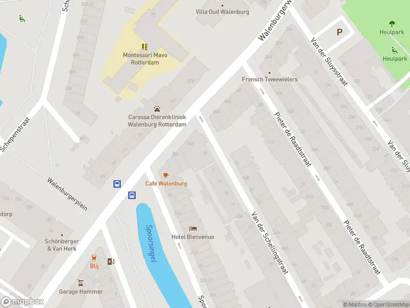 Ambulance met grote spoed naar de Van der Schellingstraat in Rotterdam