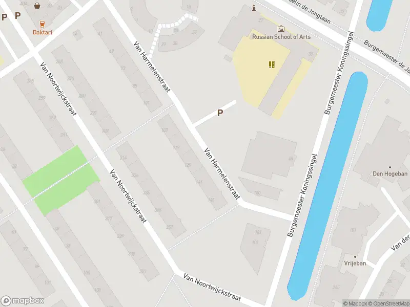 Ambulance met gepaste spoed naar de Van Harmelenstraat in Rotterdam