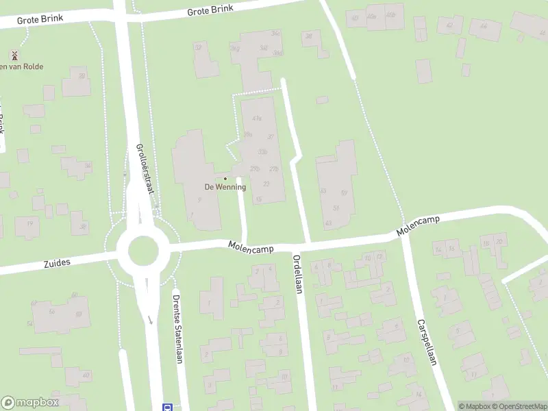 Brandweer met grote spoed naar de Stationsstraat in Rolde vanwege waarnemen gaslucht