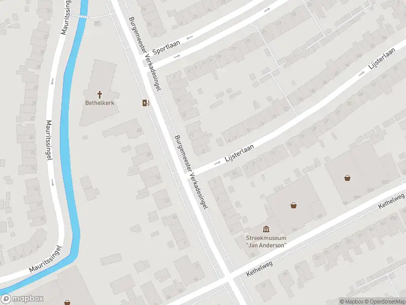 Ambulance met grote spoed naar de Lijsterlaan in Vlaardingen