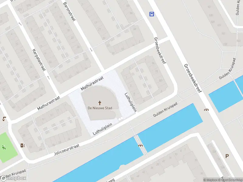 Ambulance met grote spoed naar de Luthuliplein in Amsterdam
