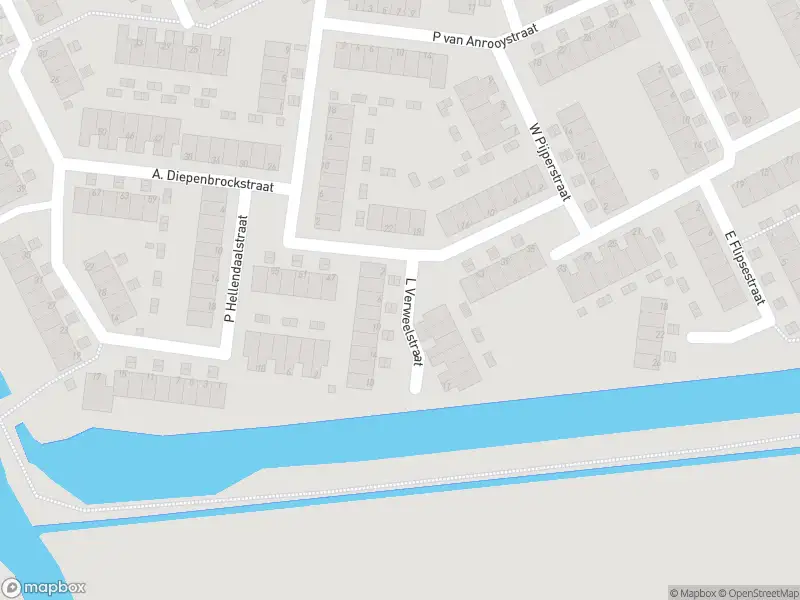 Ambulance met grote spoed naar de L. Verweelstraat in Spijkenisse