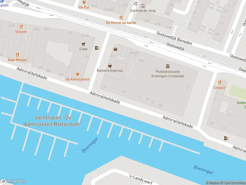 Ambulance met gepaste spoed naar de Admiraliteitskade in Rotterdam