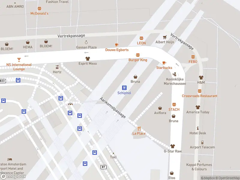 Ambulance met gepaste spoed naar de Aankomstpassage in Schiphol