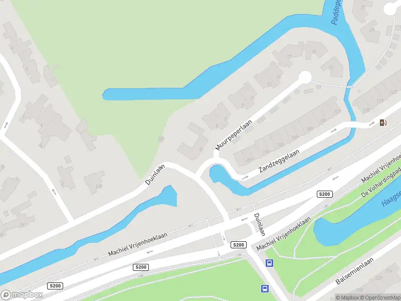 Ambulance met grote spoed naar de Muurpeperlaan in 's-Gravenhage