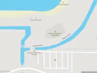 Ambulance met gepaste spoed naar de Valburgdreef in Amsterdam