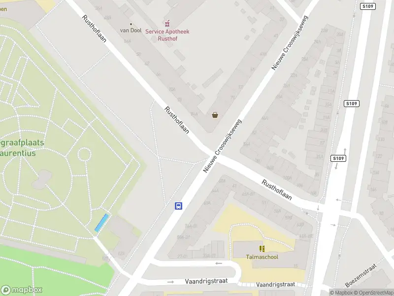 Ambulance met gepaste spoed naar de Nieuwe Crooswijkseweg in Rotterdam