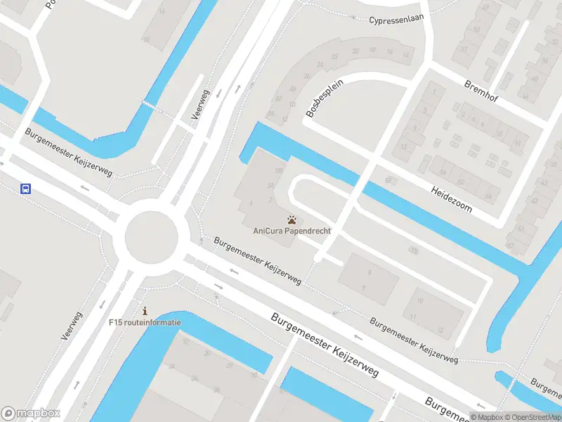 Ambulance met grote spoed naar de De Wederik in Papendrecht