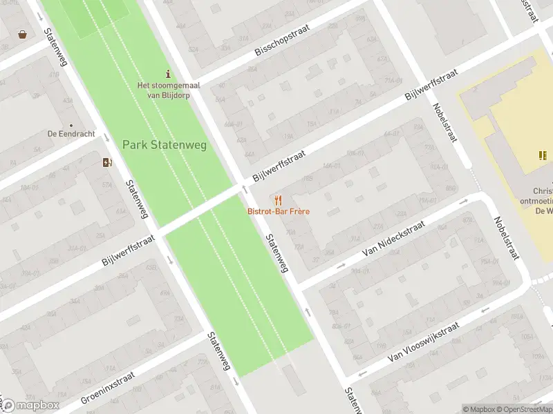 Ambulance met grote spoed naar de Statenweg in Rotterdam