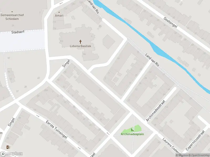 Ambulance met grote spoed naar de Christiaan Huygensstraat in Schiedam