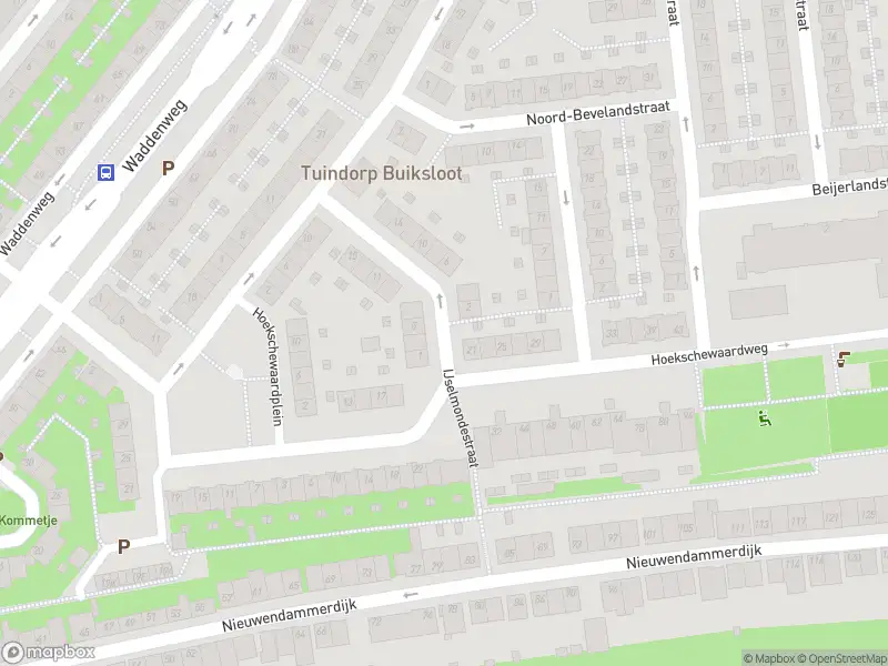 Ambulance met grote spoed naar de IJselmondestraat in Amsterdam