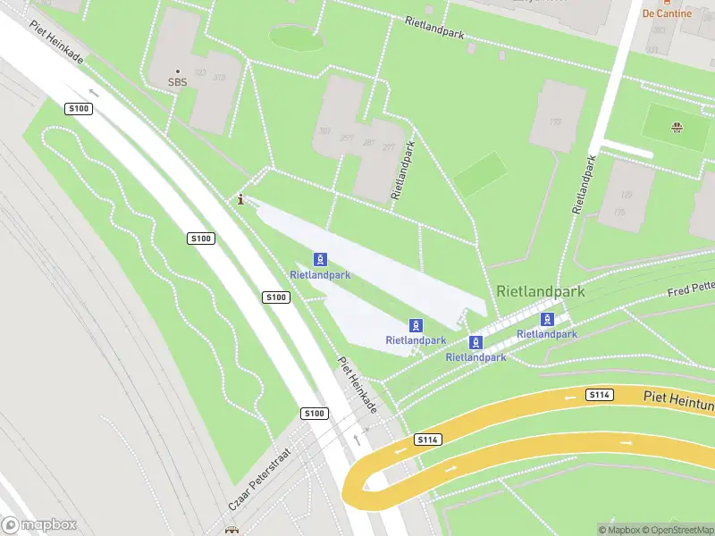 Ambulance met grote spoed naar de Borneolaan in Amsterdam