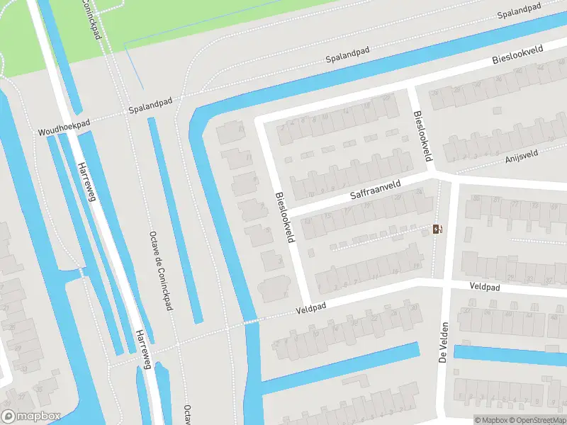 Ambulance met grote spoed naar de Bieslookveld in Schiedam