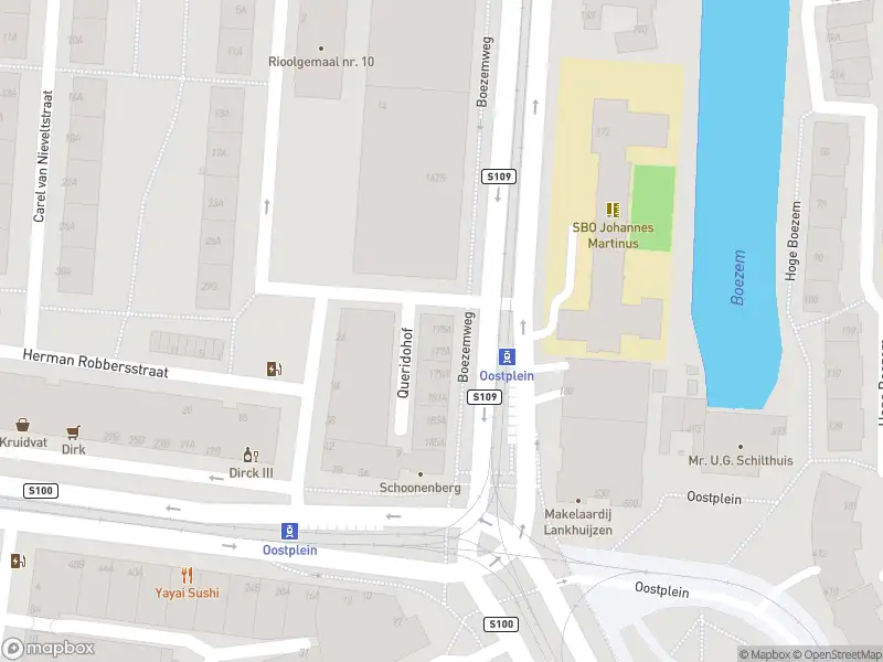 Ambulance met gepaste spoed naar de Boezemweg in Rotterdam