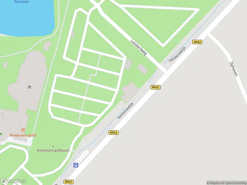 Ambulance met grote spoed naar de Heldensedijk in Roggel