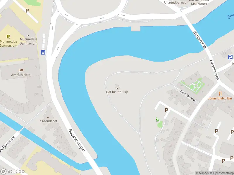 Ambulance met grote spoed naar de Clarissenbolwerk in Alkmaar