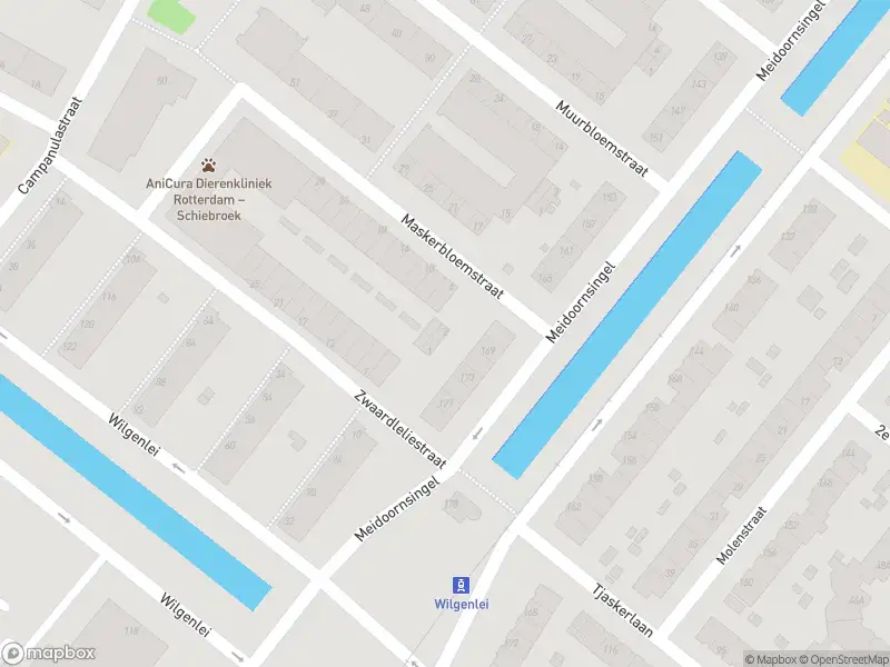 Ambulance met gepaste spoed naar de Maskerbloemstraat in Rotterdam