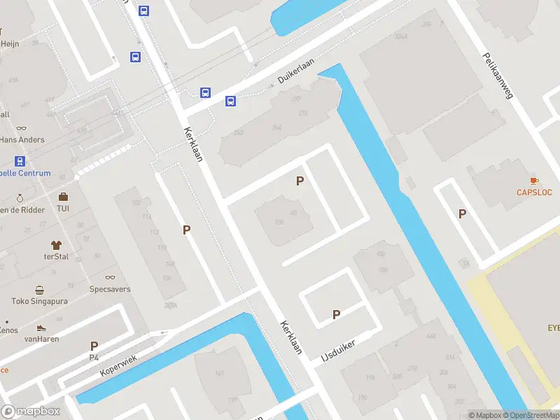 Ambulance met grote spoed naar de Parelduiker in Capelle aan den IJssel