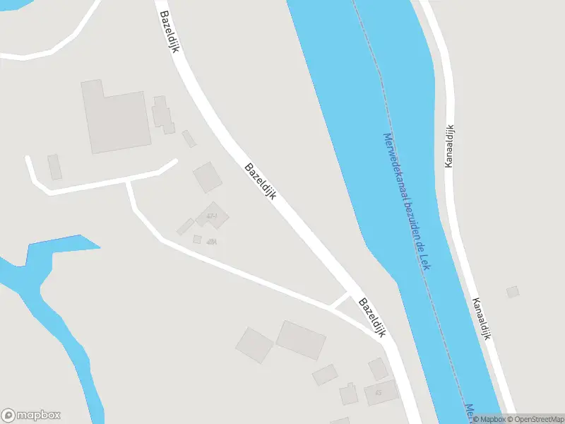 Ambulance met grote spoed naar de Bazeldijk in Hoogblokland
