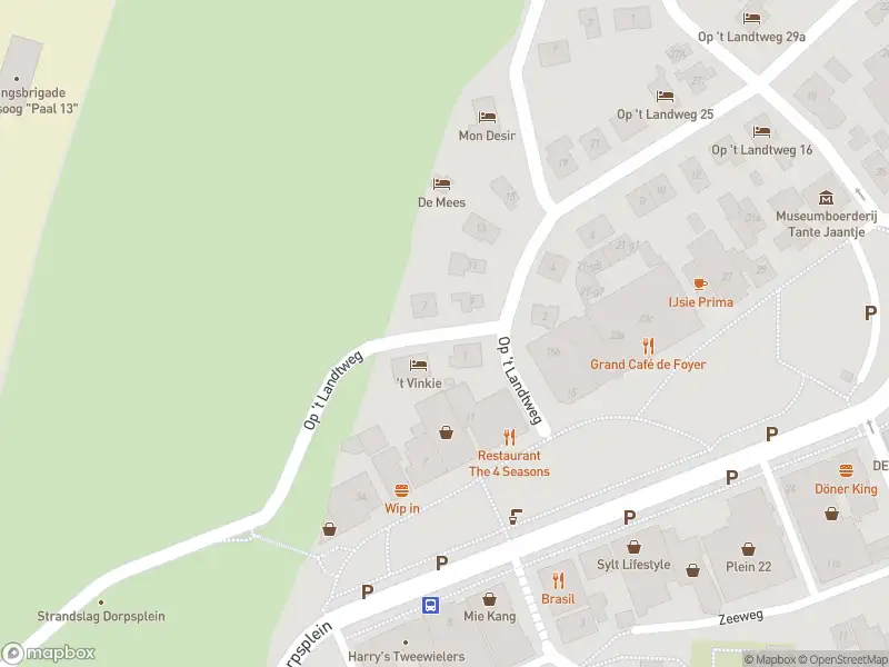 Ambulance met grote spoed naar de Kwartelweg in Callantsoog