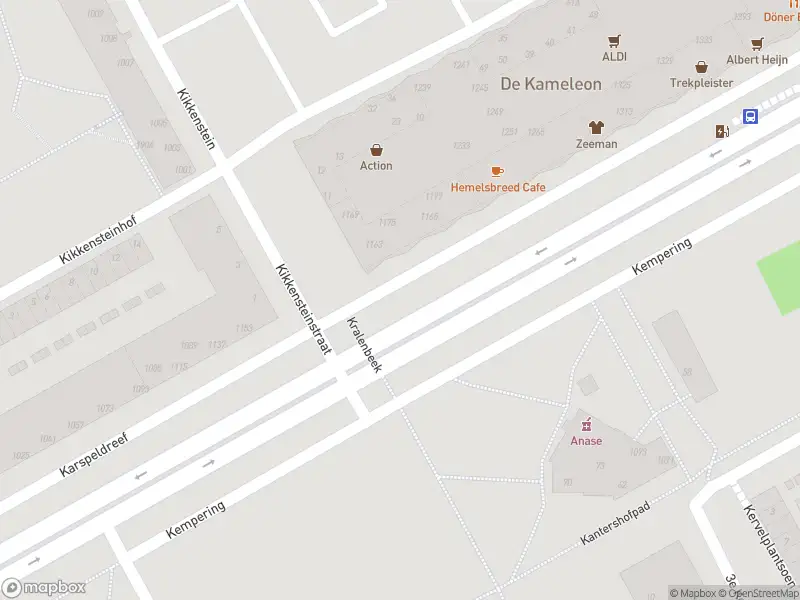 Ambulance met grote spoed naar de Karspeldreef in Amsterdam