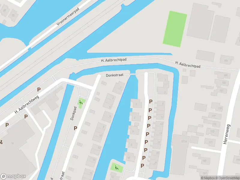 Ambulance met gepaste spoed naar de Donkstraat in Alkmaar