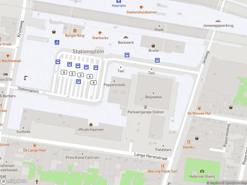 Ambulance met gepaste spoed naar de Stationsplein in Haarlem