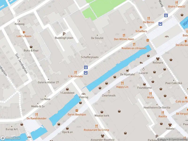 Ambulance met gepaste spoed naar de Groenmarkt in Dordrecht