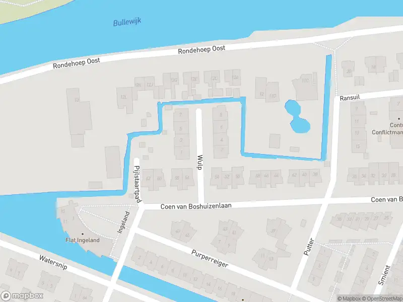 Ambulance met grote spoed naar de Wulp in Ouderkerk aan de Amstel