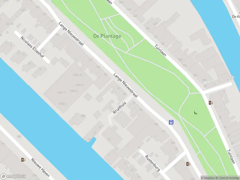 Ambulance met gepaste spoed naar de Lange Nieuwstraat in Schiedam