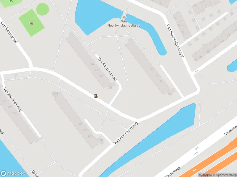 Ambulance met gepaste spoed naar de Van Adrichemweg in Rotterdam