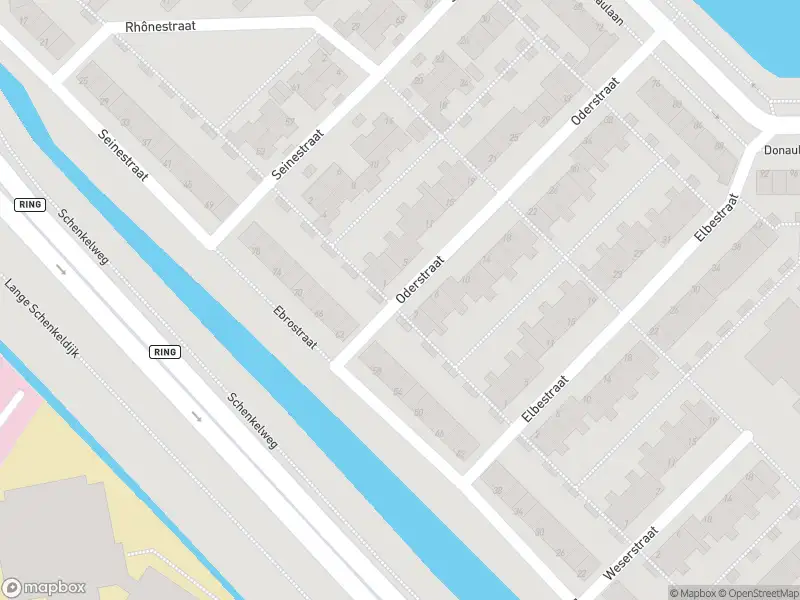 Ambulance met gepaste spoed naar de Oderstraat in Spijkenisse